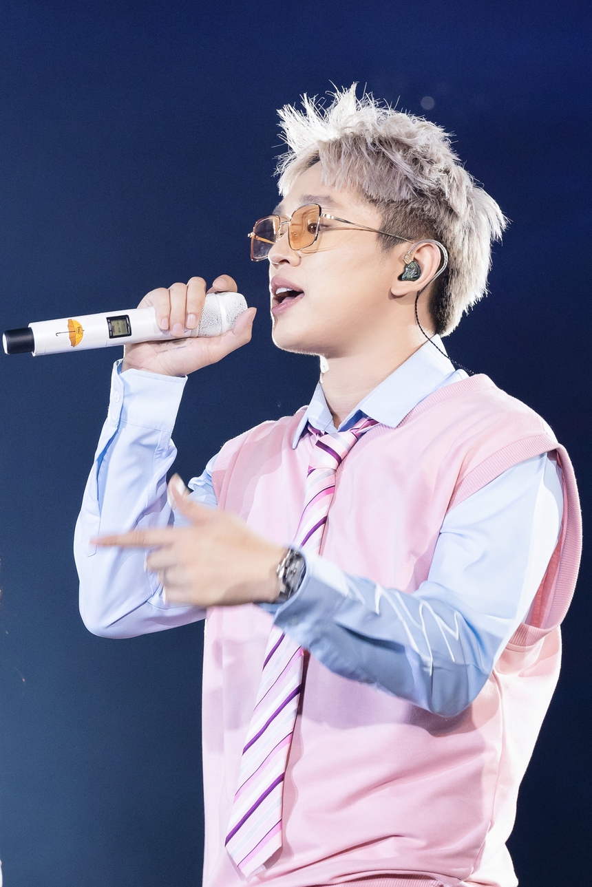 Bài hát ra mắt 3 năm trước của B Ray “gây bão" MXH xứ Trung - Ảnh 4.