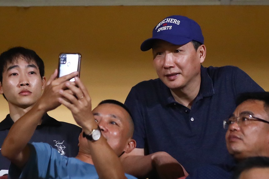 Ngày 25/5 bán vé xem trận ra mắt của HLV Kim Sang Sik - Ảnh 2. Ngày 25/5 bán vé xem trận ra mắt của HLV Kim Sang Sik - Ảnh 2.