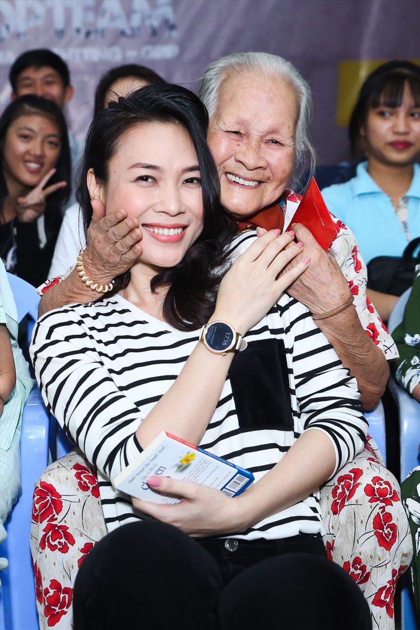 Chuyện những nghệ sĩ nổi tiếng ở Trung tâm dưỡng lão Thị Nghè (kỳ 4 & hết): Tuổi 97 vui khỏe của nghệ sĩ Ngọc Đán - Ảnh 5. Chuyện những nghệ sĩ nổi tiếng ở Trung tâm dưỡng lão Thị Nghè (kỳ 4 & hết): Tuổi 97 vui khỏe của nghệ sĩ Ngọc Đán - Ảnh 5.