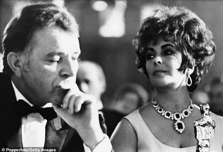 (Bài đăng thứ 7) "Elizabeth Taylor: The Lost Tapes" - cánh cửa nhìn vào tâm trí, tính cách của huyền thoại điện ảnh - Ảnh 7.