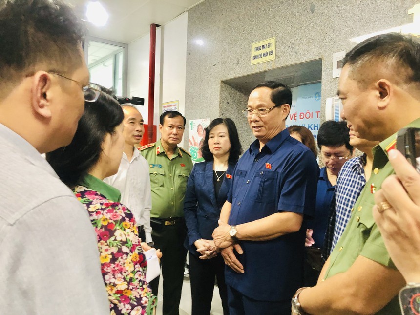 Vụ cháy tại Cầu Giấy, Hà Nội: Sức khỏe 6 nạn nhân đang cấp cứu tại bệnh viện chuyển biến tích cực - Ảnh 1. Vụ cháy tại Cầu Giấy, Hà Nội: Sức khỏe 6 nạn nhân đang cấp cứu tại bệnh viện chuyển biến tích cực - Ảnh 1.