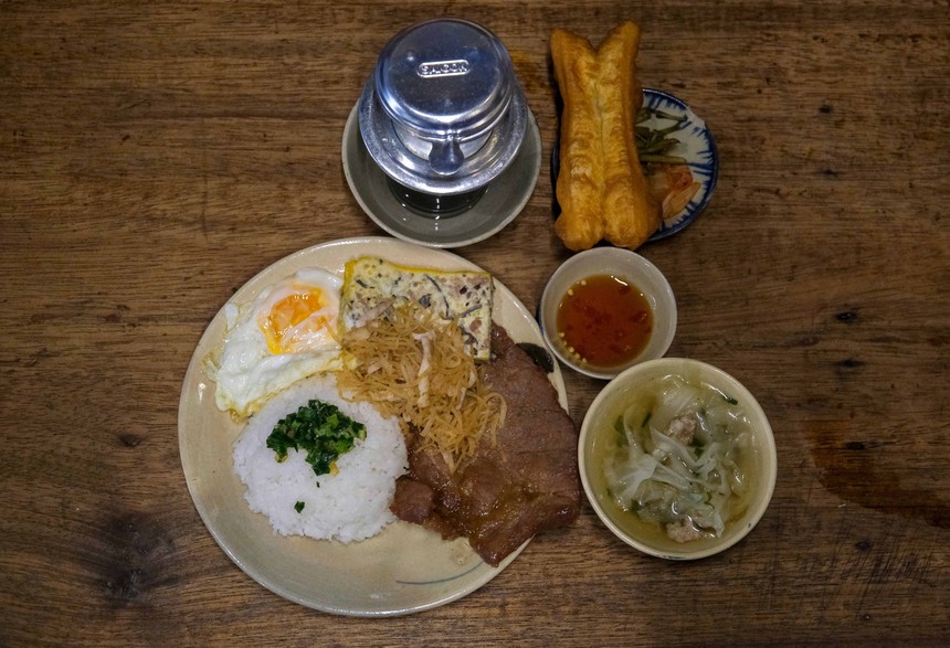 Độc đáo quán cà phê có căn hầm bí mật của các chiến sĩ Biệt động Sài Gòn - Ảnh 9.