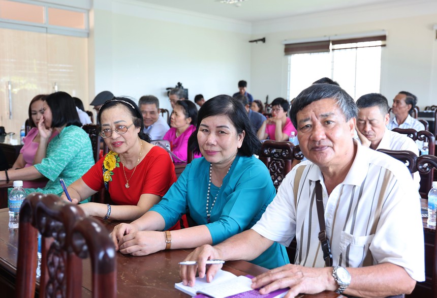 Khai mạc Trại sáng tác lý luận, phê bình văn học năm 2024 - Ảnh 3. Khai mạc Trại sáng tác lý luận, phê bình văn học năm 2024 - Ảnh 3.