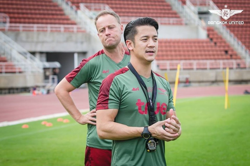 Trợ lý tai tiếng của HLV Polking được LĐBĐ Thái Lan giao trọng trách, khả năng đối đầu tuyển trẻ Việt Nam ngay tháng sau - Ảnh 3.