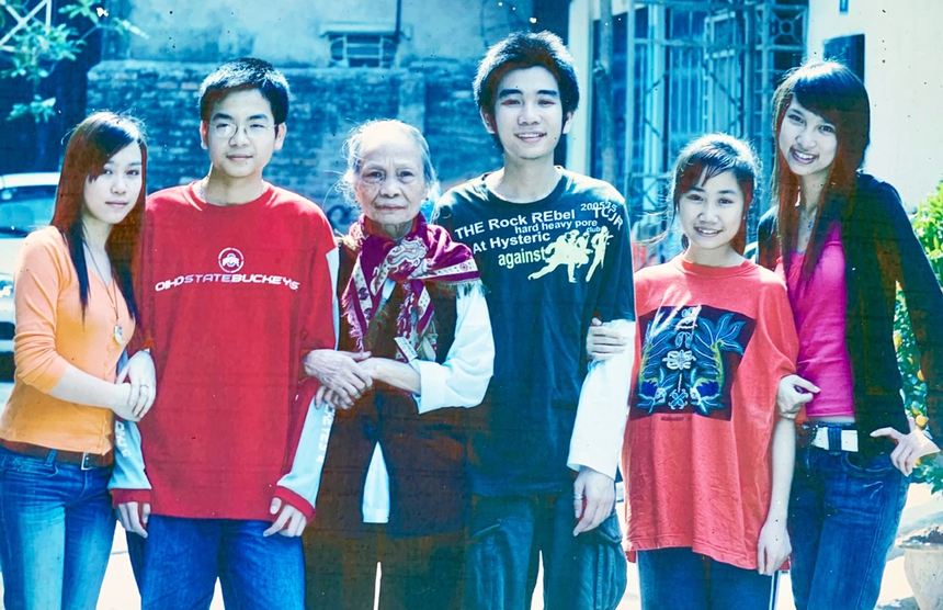 50 năm ngày mất nhà viết kịch Vương Lan (1929 - 1974): Một vài ký ức ngược thời gian cùng con cháu - Ảnh 9. 50 năm ngày mất nhà viết kịch Vương Lan (1929 - 1974): Một vài ký ức ngược thời gian cùng con cháu - Ảnh 9.