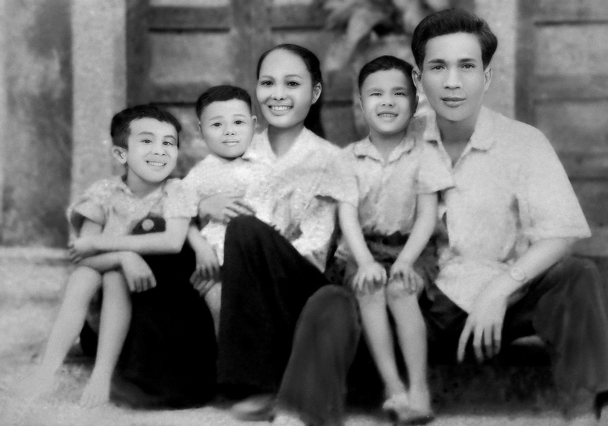 50 năm ngày mất nhà viết kịch Vương Lan (1929 - 1974): Một vài ký ức ngược thời gian cùng con cháu - Ảnh 7. 50 năm ngày mất nhà viết kịch Vương Lan (1929 - 1974): Một vài ký ức ngược thời gian cùng con cháu - Ảnh 7.
