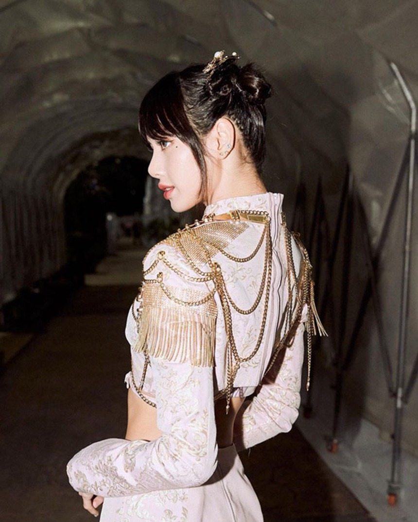 Lisa Blackpink là nghệ sĩ solo K-pop đầu tiên có bài hát vượt 1 tỷ lượt xem trên cả YouTube và Spotify - Ảnh 9.