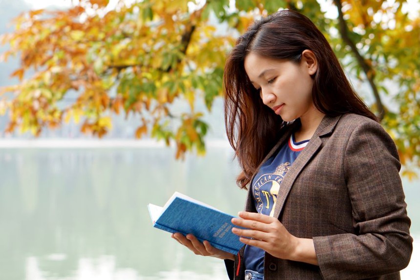 Hướng tới Lễ trao giải Dế Mèn 2024: Lữ Mai - Tuổi thơ thương nhớ 'Dưới khung trời ngát xanh' - Ảnh 1.