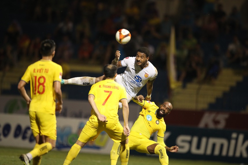 Rafaelson thăng hoa tột đỉnh ghi 5 bàn/ trận, được kêu gọi nhập tịch khoác áo ĐT Việt Nam - Ảnh 3.