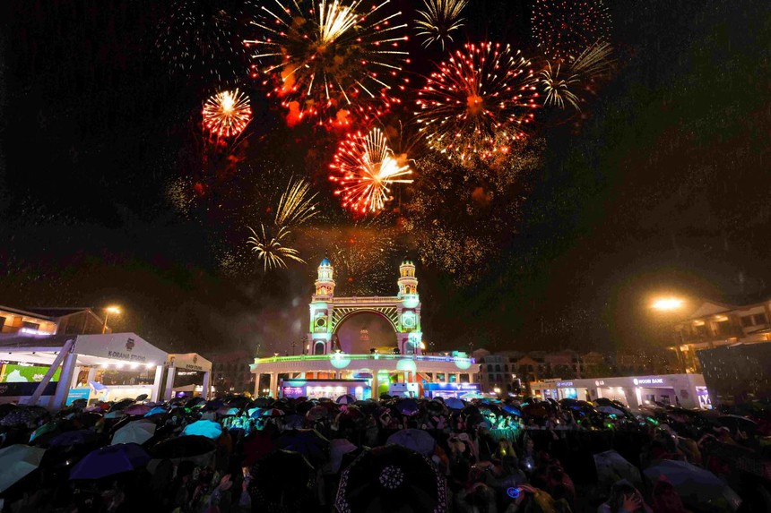 Dàn sao Hàn cùng hàng vạn tín đồ Hallyu khuynh đảo "Trung tâm Hàn Quốc mới tại Hà Nội" - Ảnh 11.