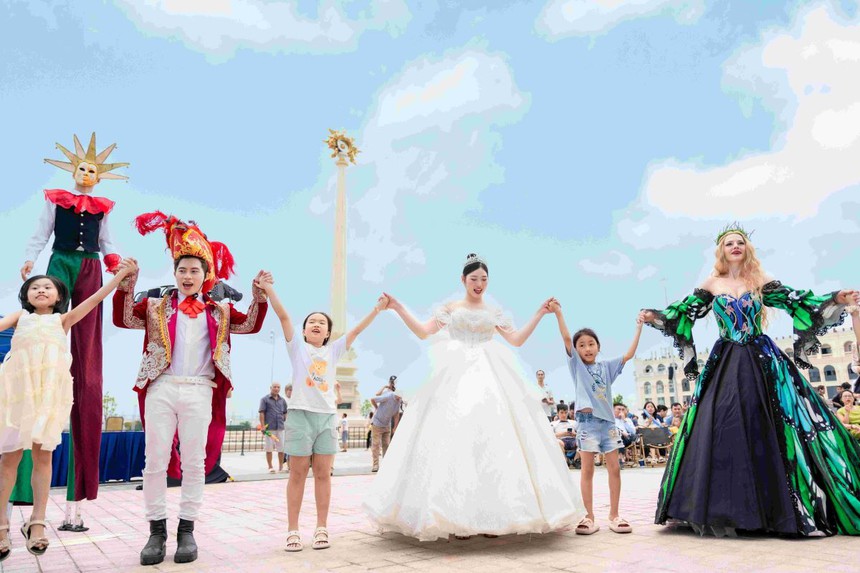 Háo hức chờ màn ra mắt tiện ích "siêu VIP" tại Vinhomes Royal Island - Ảnh 2.