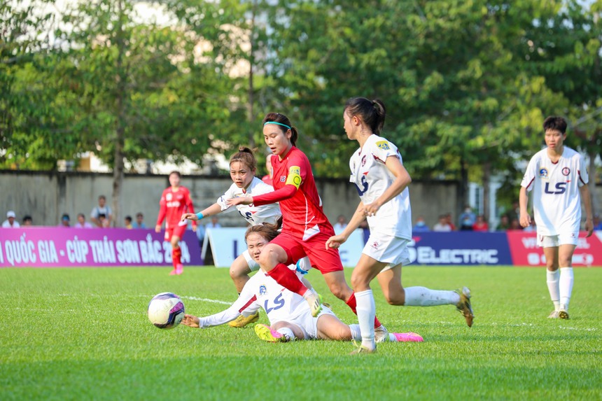 Đương kim vô địch bị chặn đứng mạch toàn thắng - Ảnh 2.