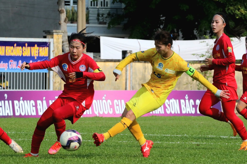 Đương kim vô địch bị chặn đứng mạch toàn thắng - Ảnh 1.