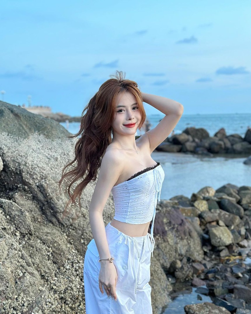 Tiktoker Võ Nữ Ngân Hà thăng hạng nhan sắc, dính nghi vấn phẫu thuật thẩm mỹ - Ảnh 5.