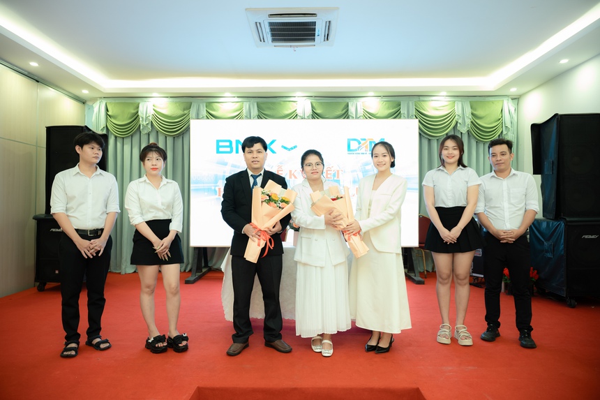 Lễ ký kết hợp tác chiến lược lĩnh vực Cloud Hosting - Ảnh 2.