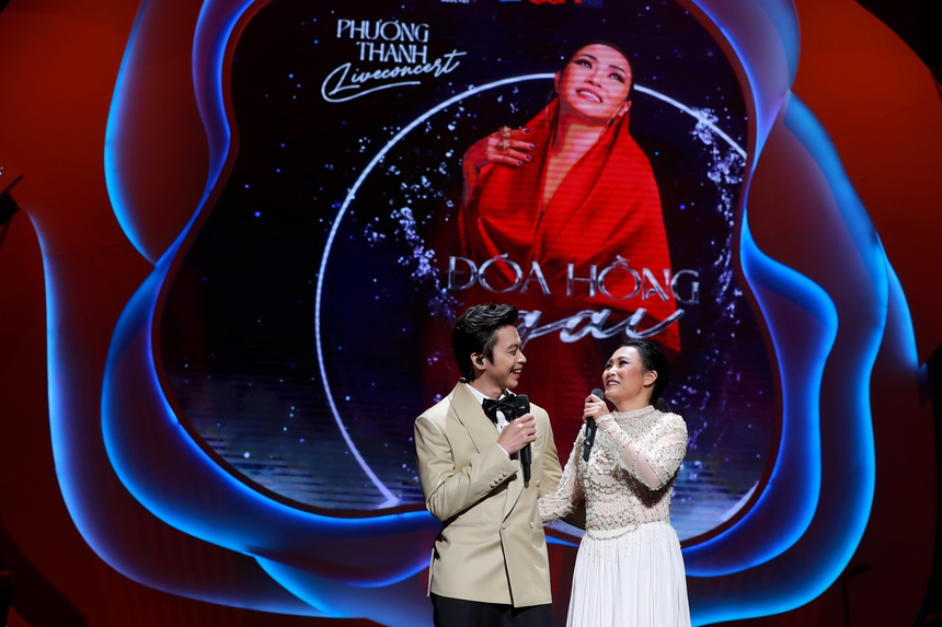 Phương Thanh khóc nức nở sau 17 năm mới làm live show riêng - Ảnh 1.