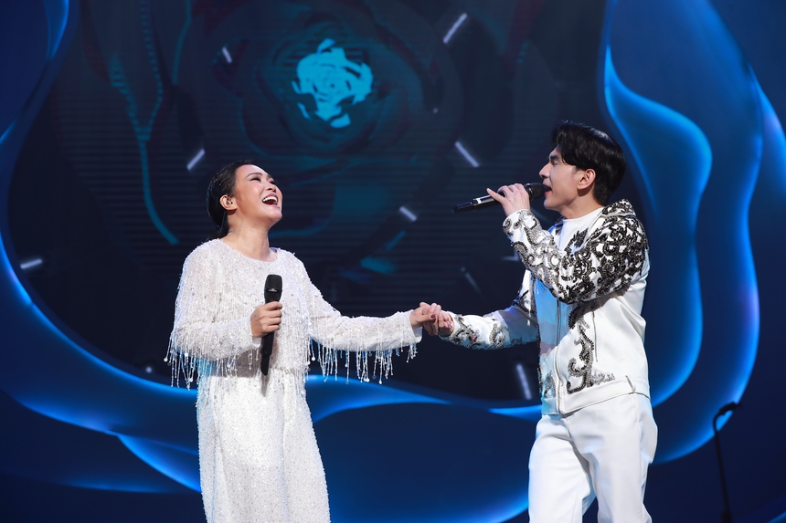 Phương Thanh khóc nức nở sau 17 năm mới làm live show riêng - Ảnh 9.