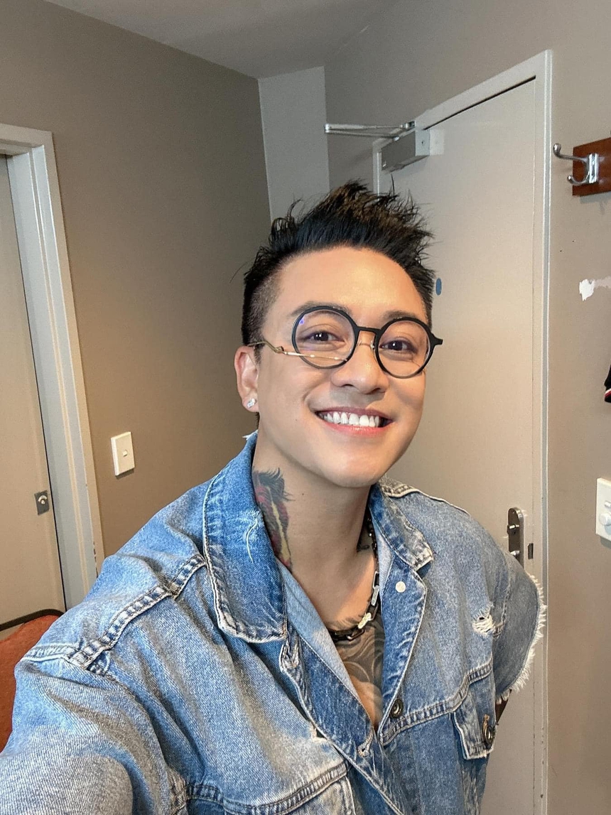 Tuấn Hưng đáp trả khi bị khuyên nên nghỉ hát - Ảnh 1.