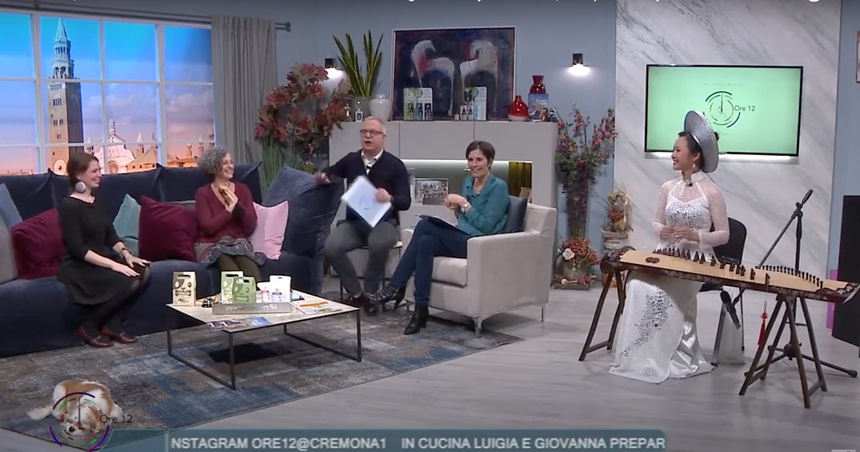 Nghệ sĩ Minh Trang & vai trò kết nối nhạc dân tộc với thế giới - Ảnh 2.