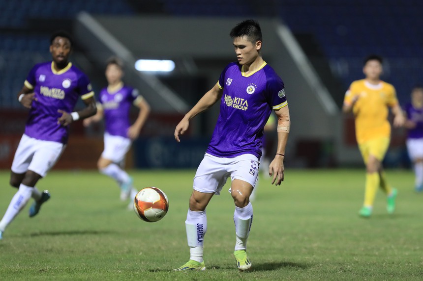 Tin nóng bóng đá Việt 28/5: Tuấn Hải dễ rời CLB Hà Nội, bầu Hiển cam kết gắn bó CLB Đà Nẵng - Ảnh 2.