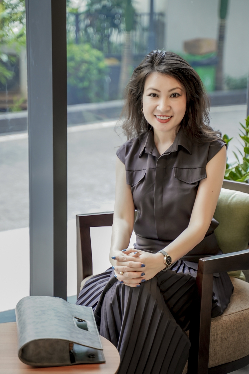 Nhà văn Di Li: 'Nhãn quan càng rộng mở càng thấy mình nhỏ bé' - Ảnh 1.