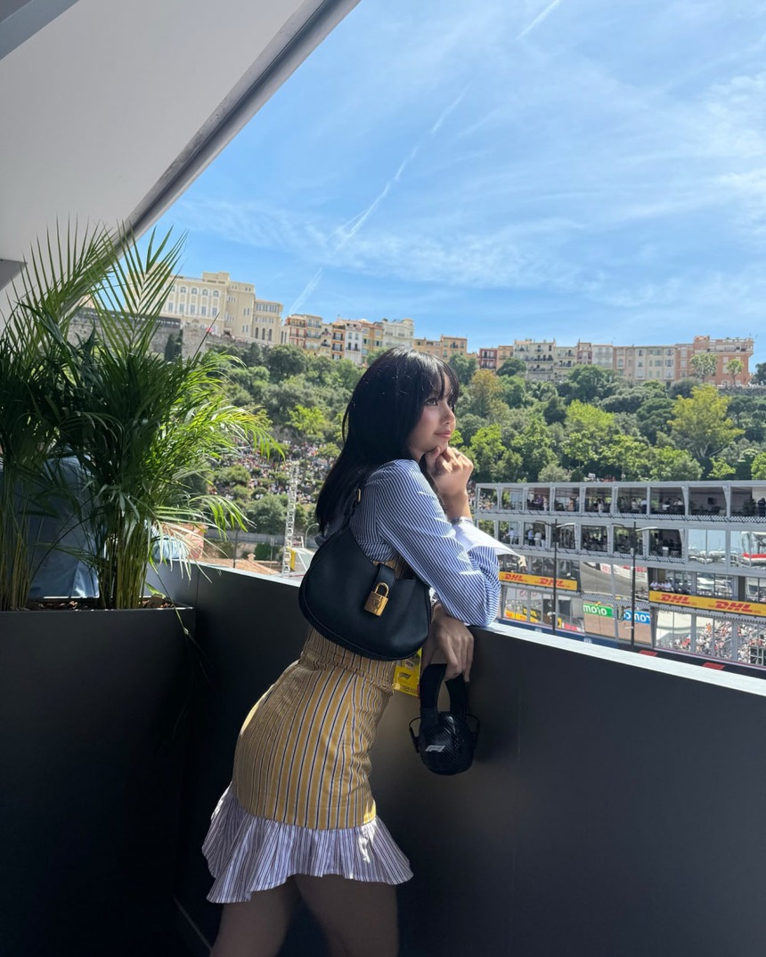 Lisa sang chảnh trên du thuyền ở Monaco, tranh luận về lối sống xa hoa của cô nàng Blackpink - Ảnh 1.