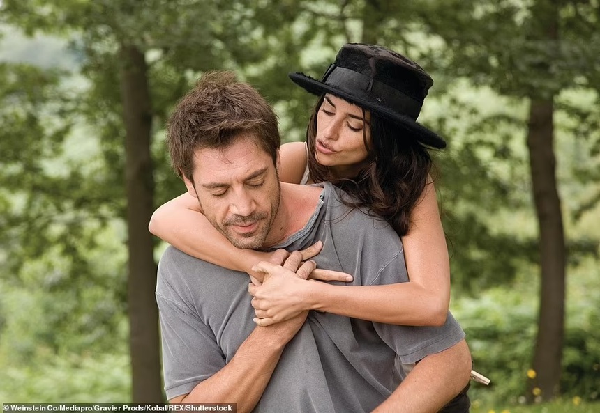 (Bài đăng thứ 7) Bí quyết giúp Penelope Cruz đang 'lão hóa ngược' ở tuổi 50 - Ảnh 14.