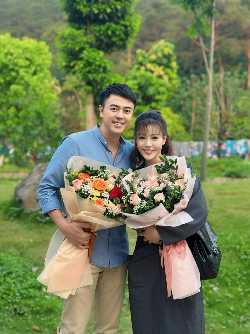 Dàn cast 'Người một nhà' đồng loạt đăng bài, tiếc nuối ngày phim đóng máy - Ảnh 2.