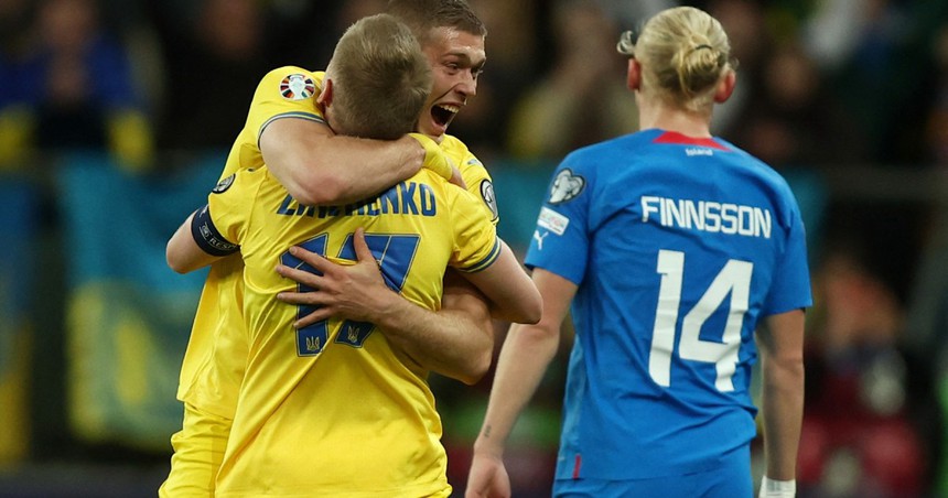 Đội tuyển Ukraine tràn ngập ngôi sao trong danh sách sơ bộ dự EURO 2004 - Ảnh 2.