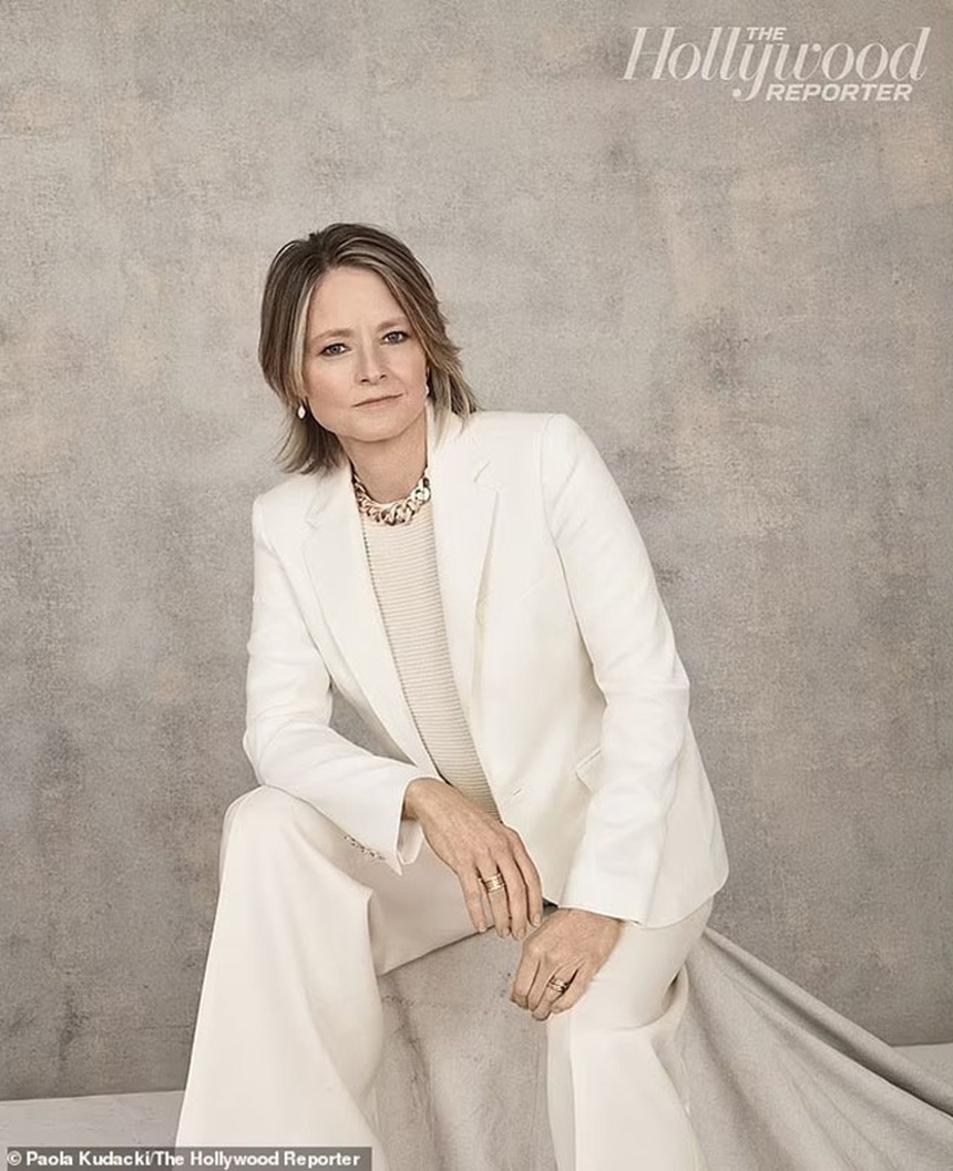 Lộng lẫy trên "The Hollywood Reporter", Jennifer Aniston, Nicole Kidman... là người đẹp không tuổi - Ảnh 4.