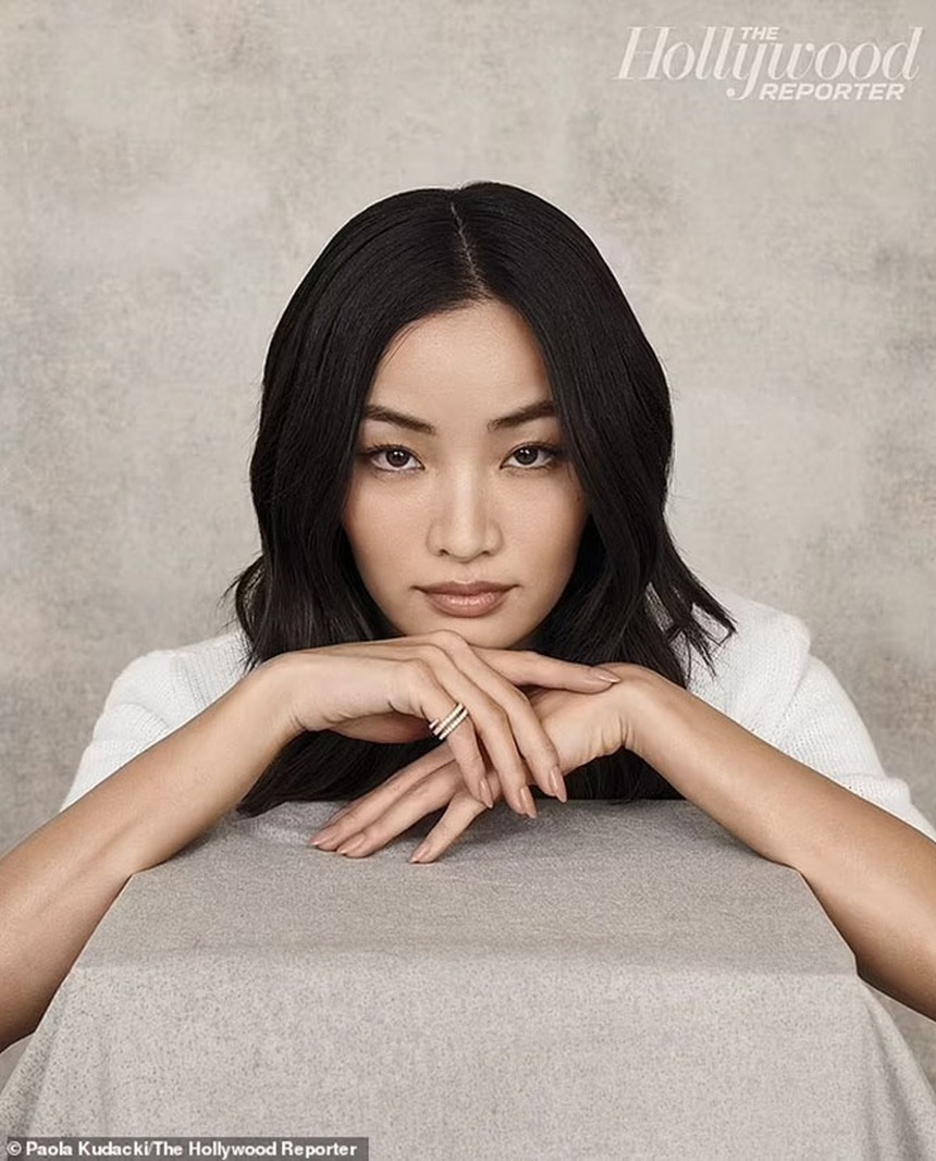 Lộng lẫy trên "The Hollywood Reporter", Jennifer Aniston, Nicole Kidman... là người đẹp không tuổi - Ảnh 9.