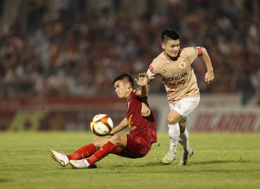 Quang Hải "rơi tự do" cùng CAHN - Ảnh 1. Quang Hải "rơi tự do" cùng CAHN - Ảnh 1.