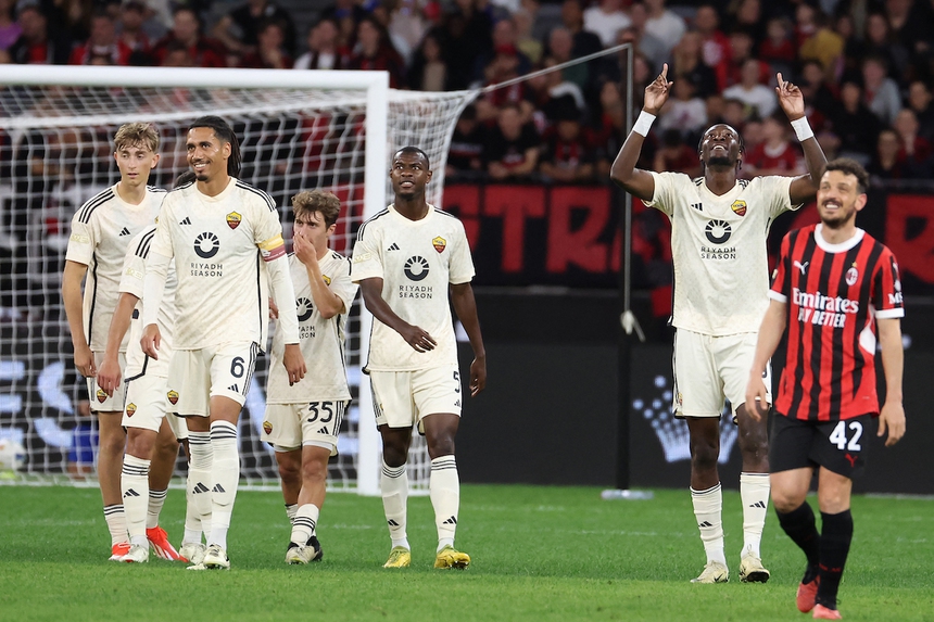 AS Roma và AC Milan rượt đuổi 7 bàn, tạo cơn mưa siêu phẩm tại nước Úc - Ảnh 2.
