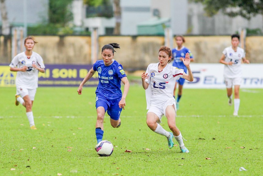 Tiền đạo tuyển quốc gia toả sáng, đại diện vùng Mỏ vào Top 3 - Ảnh 1.