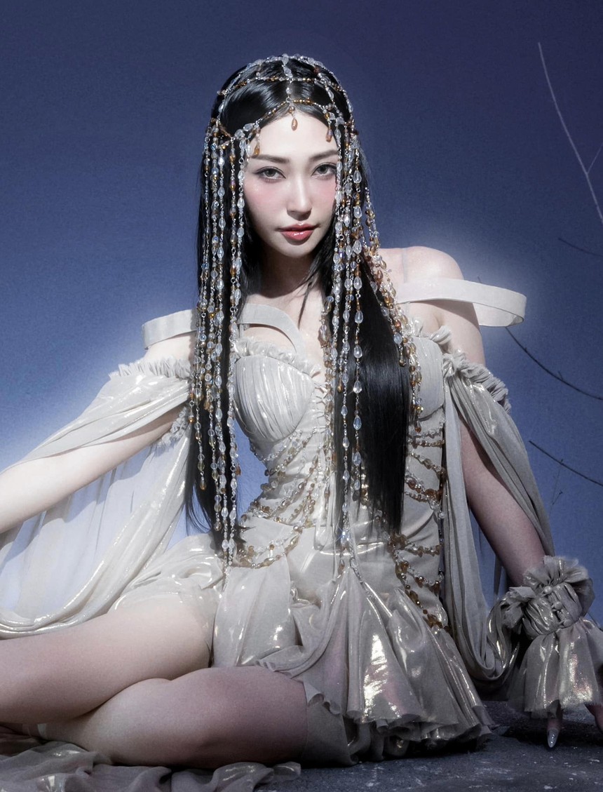 Đường tình duyên khác biệt của hội 'chị đẹp' nhóm LUNAS: Huyền Baby hạnh phúc viên mãn, Diệp Lâm Anh làm mẹ đơn thân  - Ảnh 7.