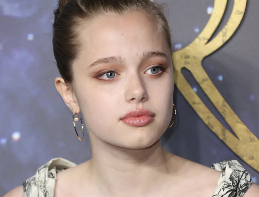 Shiloh đã đệ đơn xin bỏ họ của Brad Pitt vào đúng ngày sinh thứ 18 của mình - Ảnh 6. Shiloh đã đệ đơn xin bỏ họ của Brad Pitt vào đúng ngày sinh thứ 18 của mình - Ảnh 6.