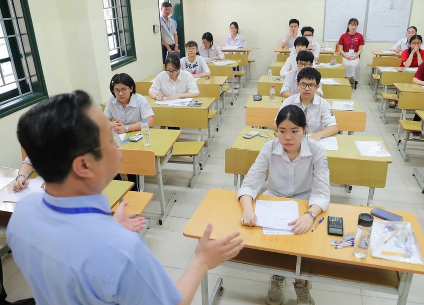 Kỳ thi tuyển sinh lớp 10: Hà Nội lựa chọn, phân công nhiệm vụ cho gần 15.500 người coi thi - Ảnh 1.