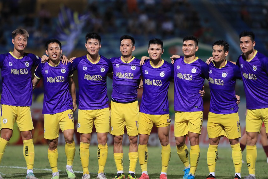 Văn Tùng báo tin không vui cho HLV Kim Sang Sik, Hà Nội FC đua vô địch - Ảnh 2.