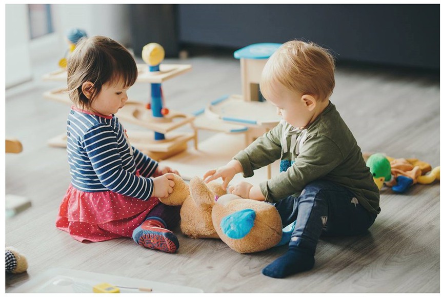 Chọn loại sàn lát nào cho nhà có trẻ nhỏ nằm, bò chơi an toàn? - Ảnh 3.