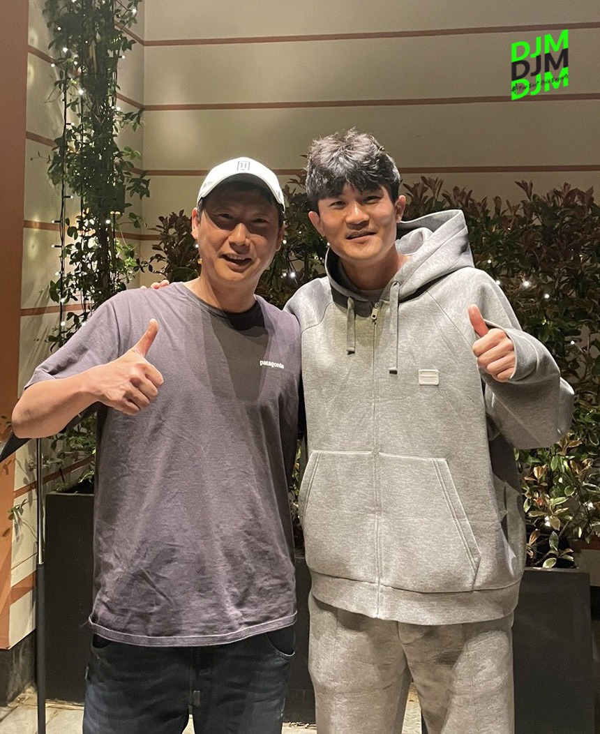 Tân HLV ĐT Việt Nam là thầy cũ của cầu thủ đắt giá nhất châu Á, hiện đang chơi cho 'gã khổng lồ châu Âu' - Ảnh 2.