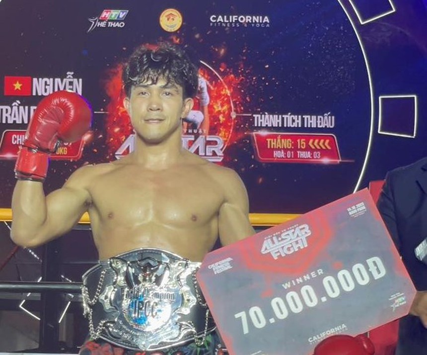 Nguyễn Trần Duy Nhất đoạt đai vô địch và hàng chục triệu tiền thưởng sau khi thắng đệ tử của ‘thánh muay’ Thái Lan - Ảnh 4. Nguyễn Trần Duy Nhất đoạt đai vô địch và hàng chục triệu tiền thưởng sau khi thắng đệ tử của ‘thánh muay’ Thái Lan - Ảnh 4.