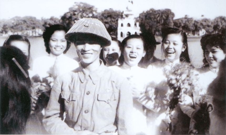 Điện Biên Phủ - nguồn cảm hứng bất tận: Việt Nam trên hành trình của Roman Karmen - Ảnh 5. Điện Biên Phủ - nguồn cảm hứng bất tận: Việt Nam trên hành trình của Roman Karmen - Ảnh 5.