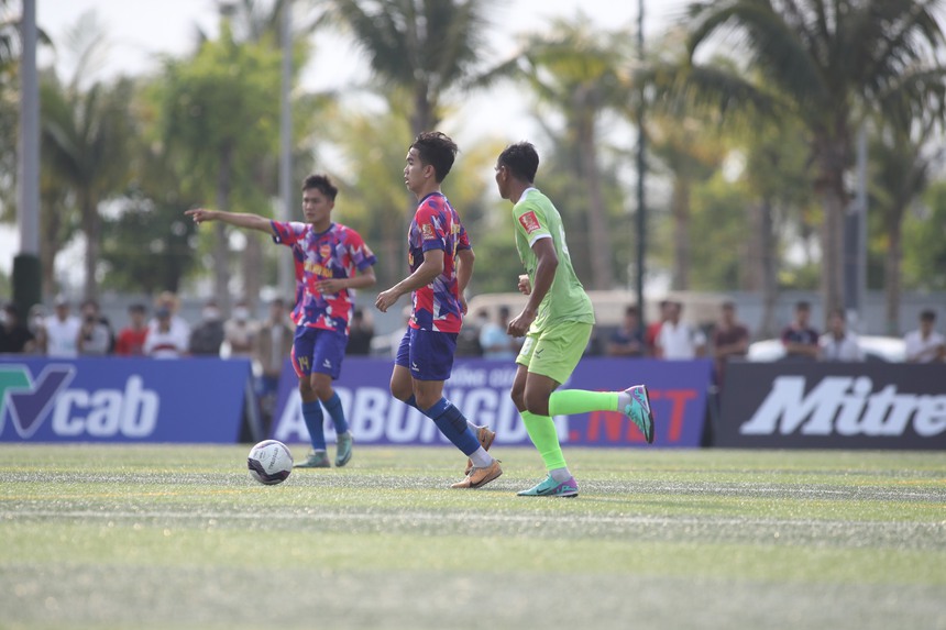 Cựu thủ môn Hà Nội FC rực sáng trong trận tranh Siêu Cúp bóng đá 7 người Quốc gia Bia Saigon Cup 2024 - Ảnh 1.