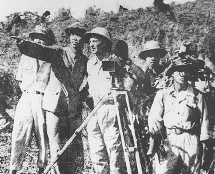 Điện Biên Phủ - nguồn cảm hứng bất tận: Việt Nam trên hành trình của Roman Karmen - Ảnh 2. Điện Biên Phủ - nguồn cảm hứng bất tận: Việt Nam trên hành trình của Roman Karmen - Ảnh 2.