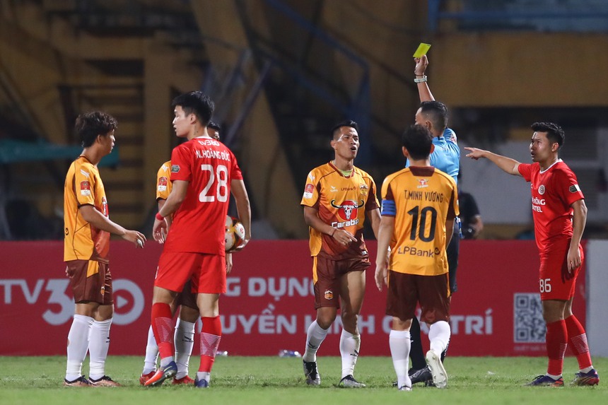 Phản lưới tai hại, Thể Công Viettel gục ngã trong trận cầu được HLV Kim Sang Sik dự khán - Ảnh 2.