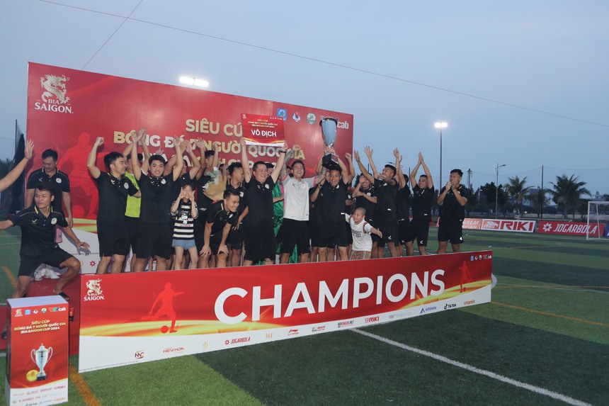 Cựu thủ môn Hà Nội FC rực sáng trong trận tranh Siêu Cúp bóng đá 7 người Quốc gia Bia Saigon Cup 2024 - Ảnh 9.