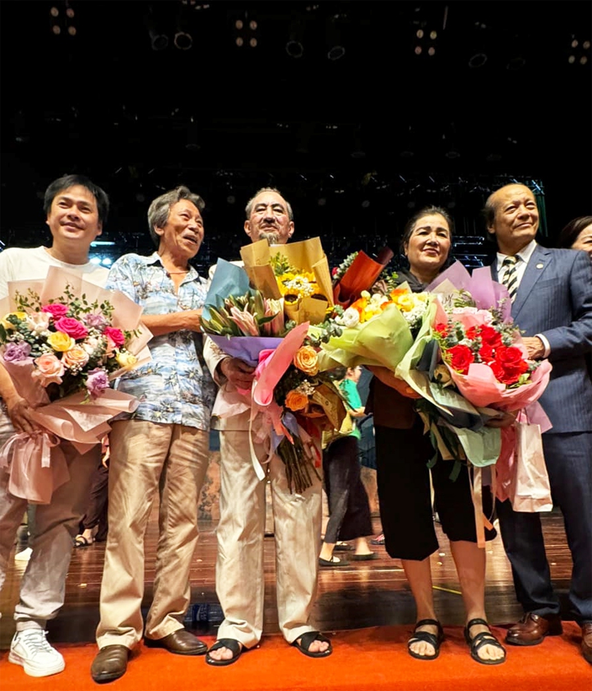 Điện Biên Phủ - nguồn cảm hứng bất tận: Sân khấu Lệ Ngọc với 'Mệnh lệnh từ trái tim' - Ảnh 1.