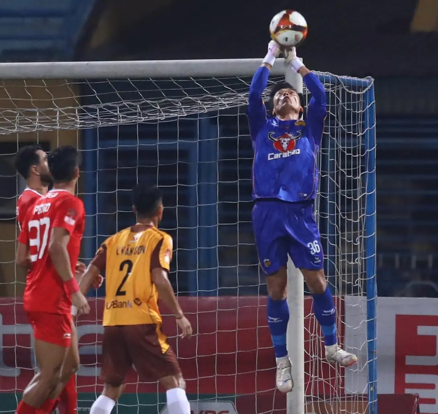 Bùi Tiến Dũng, Đặng Văn Lâm khiến Nguyễn Filip chịu áp lực - Ảnh 3.