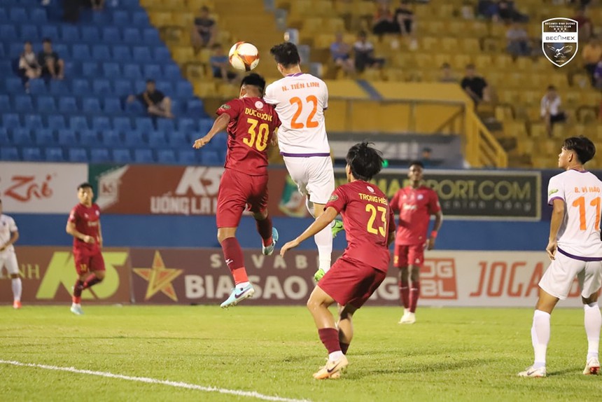 Bình Dương đua vô địch V-League với Nam Định, Tiến Linh gánh trên vai hy vọng của HLV Lê Huỳnh Đức - Ảnh 2.