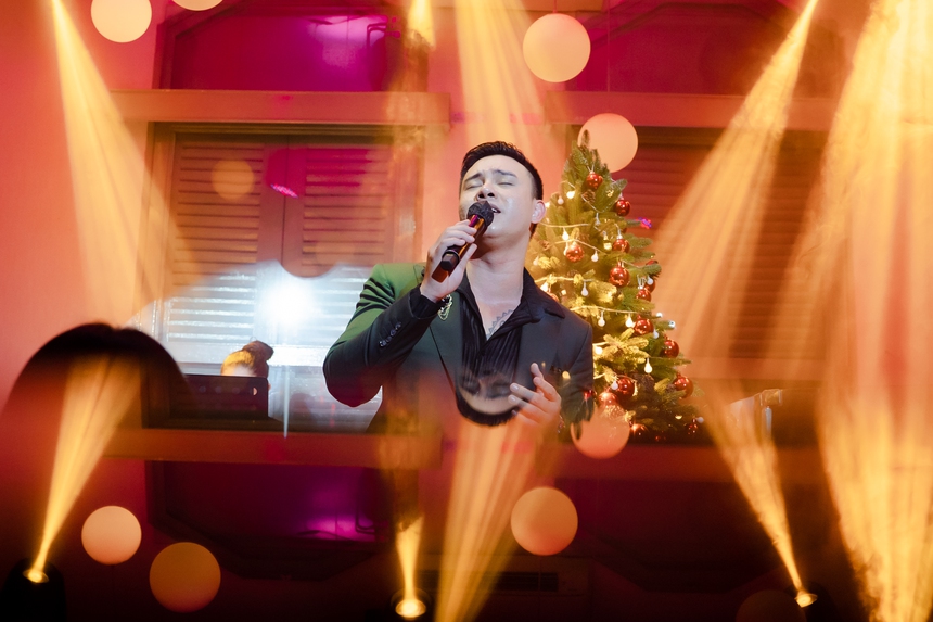 Ca sĩ Đông Hùng: 'Tin vào chữ duyên' - Ảnh 2. Ca sĩ Đông Hùng: 'Tin vào chữ duyên' - Ảnh 2.